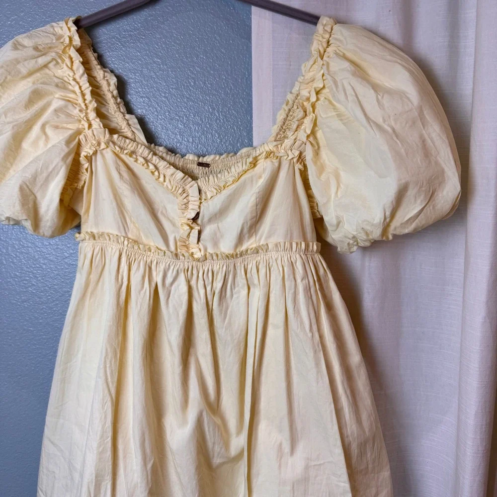 Free People Top Womens M Yellow Bubble Hem Babydoll Puff Sleeve Ruffle Smocked
